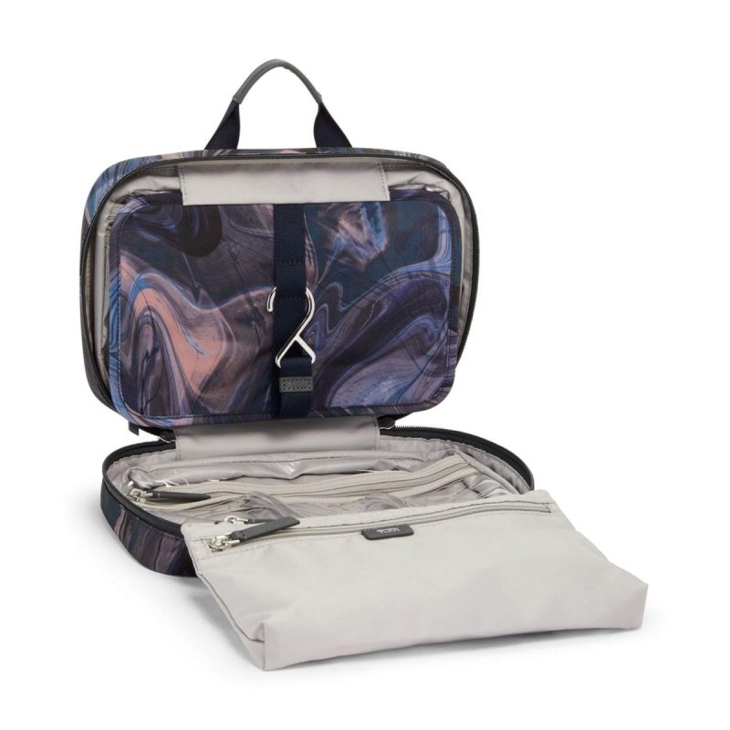 TUMI Voyageur Madeline Cosmetic 28 76fabe13 3745 4837 aed6 78f9635b6dbd